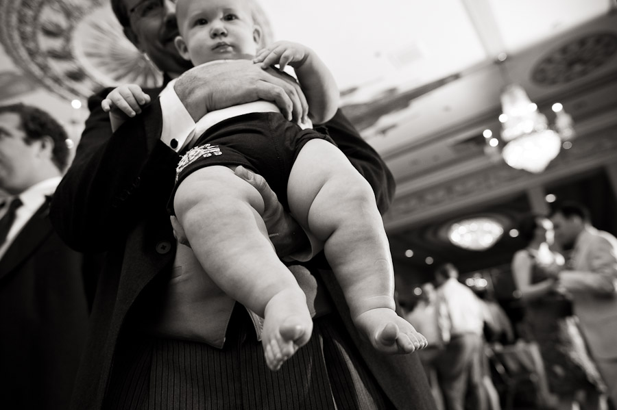 boston-church-advent-sheraton-commander-wedding-photography-14 hilarious chubby baby legs