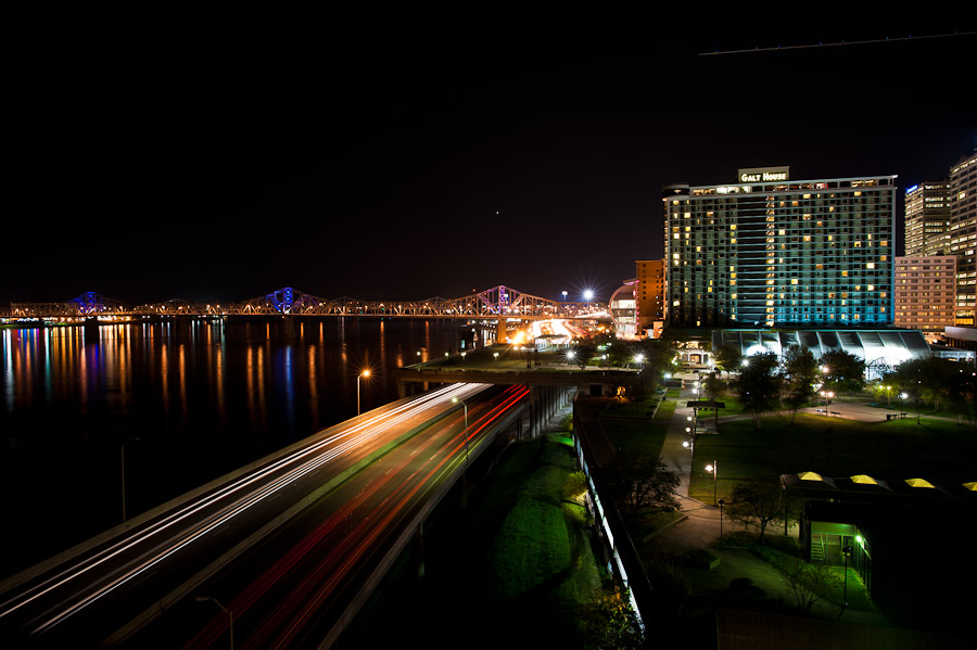 Louisville-Wedding-Ali-Center-Highland-Baptist-21C-Museum-Photography-33 view of downtown louisville at night from ali center wedding photography