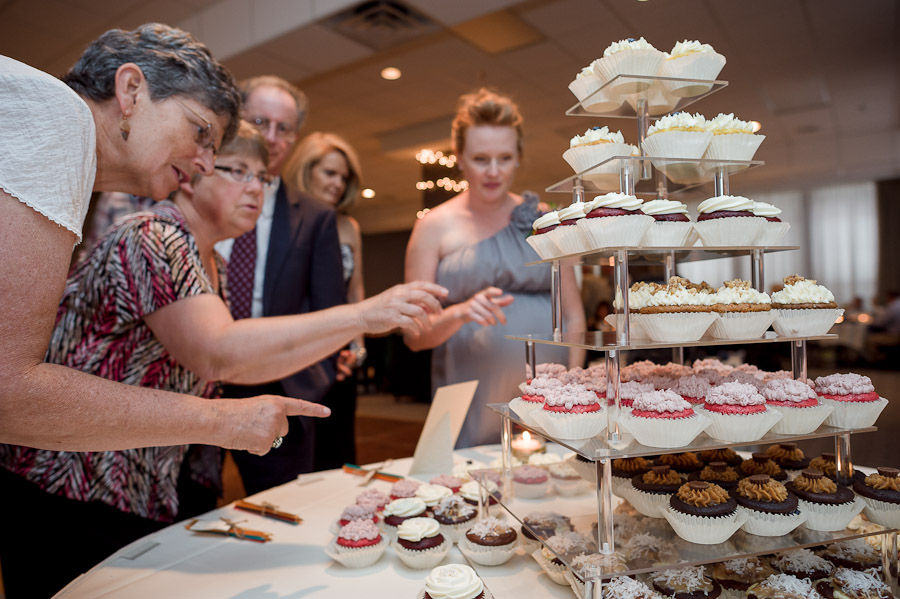 Delicious wedding cupcakes at Bloomington Convention Center