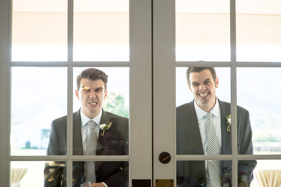 Charlottesville-Wedding-Photography-King-Family-Vineyards-Jess-Dave-06 Hilarious silly candid moment from Charlottesville Virginia wedding