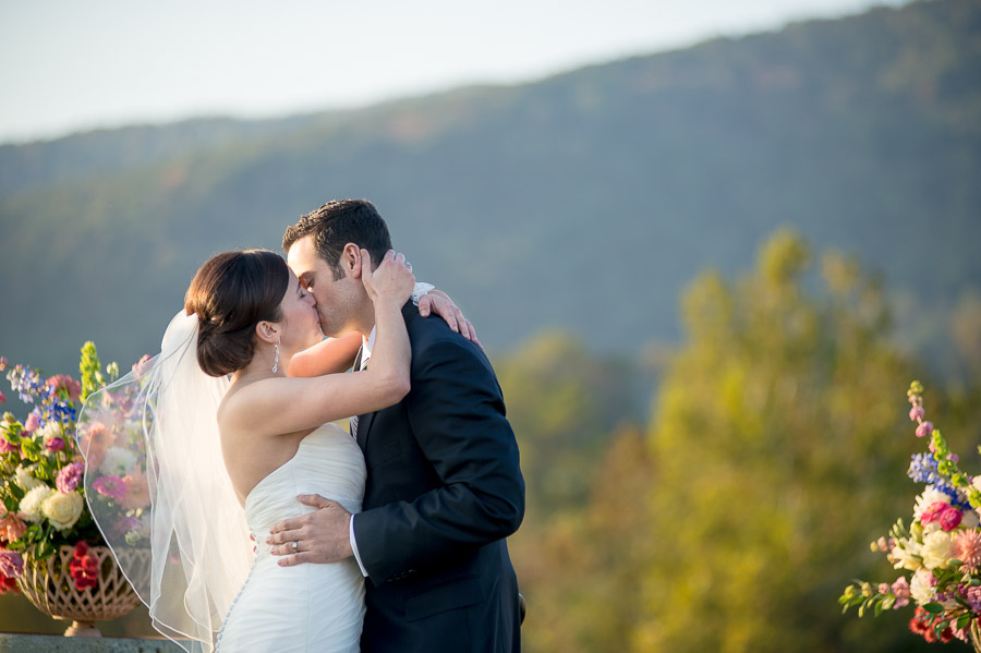 Charlottesville-Wedding-Photography-King-Family-Vineyards-Jess-Dave-09 Gorgeous first kiss photo at King Family Vineyard wedding