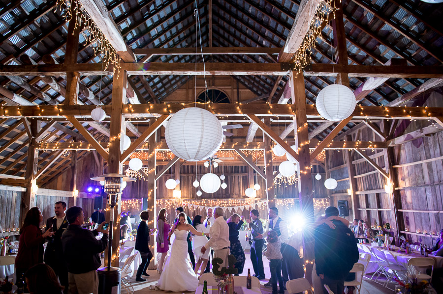 Nashville-Indiana-Brown-County-Wedding-Photography-Julianna-Levi-13 Fun, relaxed, wild dance floor pics from Brown County Indiana wedding