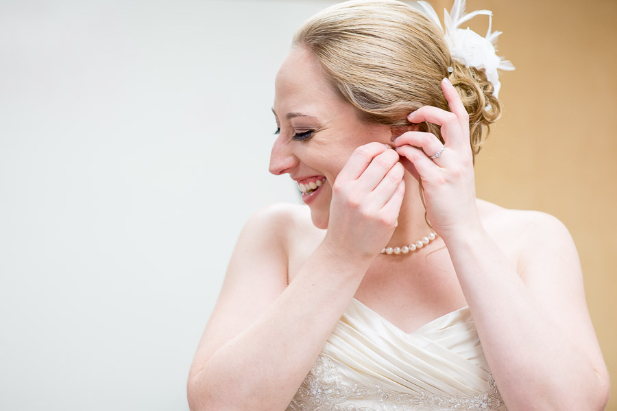 Indianapolis-Childrens-Museum-Wedding-Photography-Rebecca-Nathan-02 Bride getting ready at the Indy Kids Museum