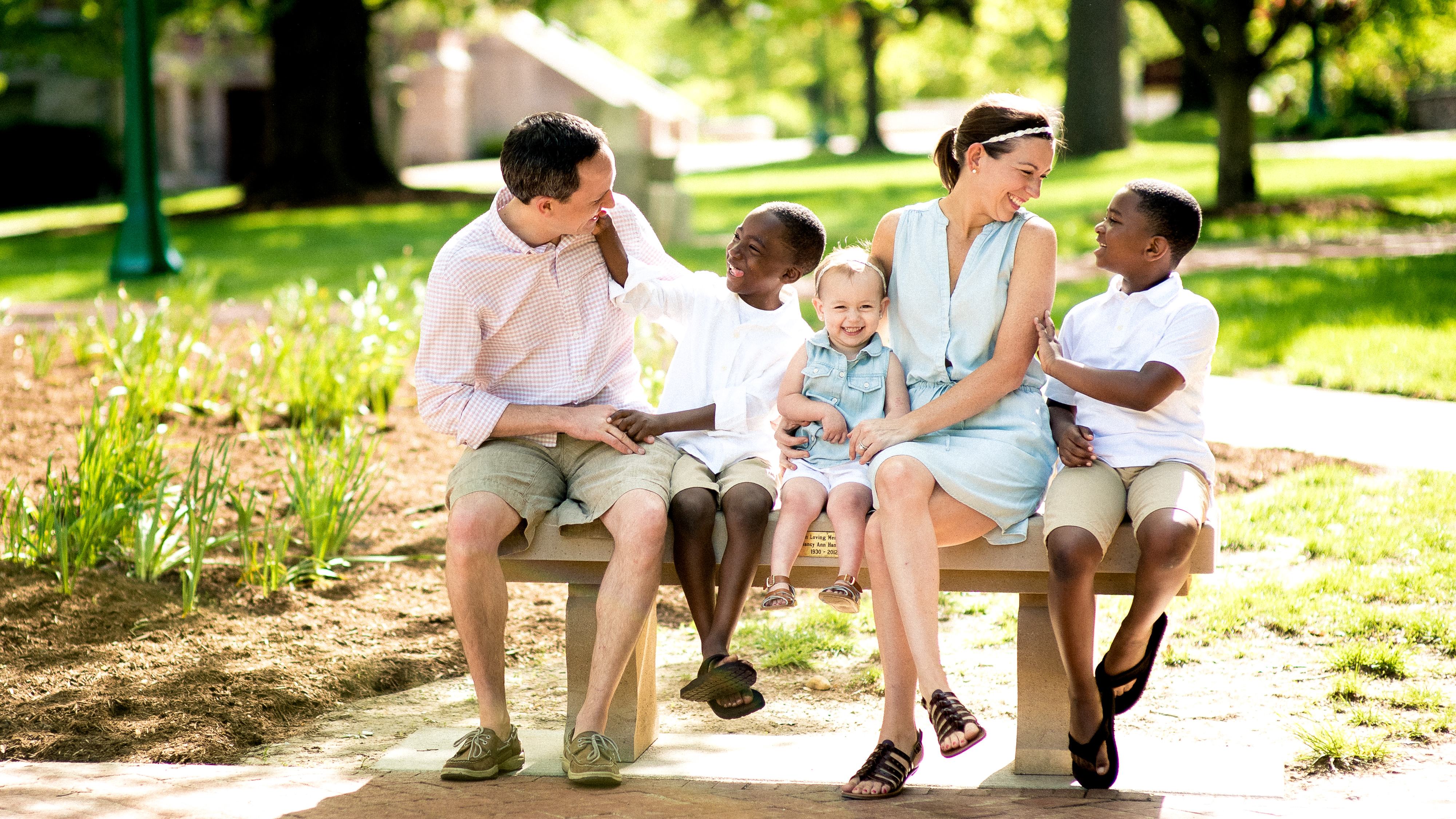 Relaxed, fun, and smiley family photos