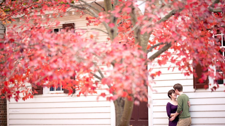 colonial-williamsburg-william-and-mary-college-engagement-photography-megan-will-03 Colorful, creative, and fun engagement photos in downtown Colonial Williamsburg, VA